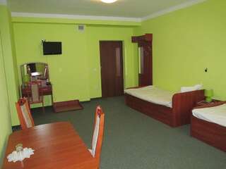 Отель Hotel Podkarpacki Boguchwała Двухместный номер с 2 отдельными кроватями - Подходит для гостей с ограниченными физическими возможностями-2
